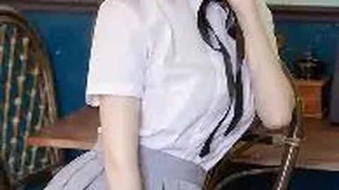 库里近四战场均34.5分4板4助1断，得分起伏，勇士战绩3胜1负